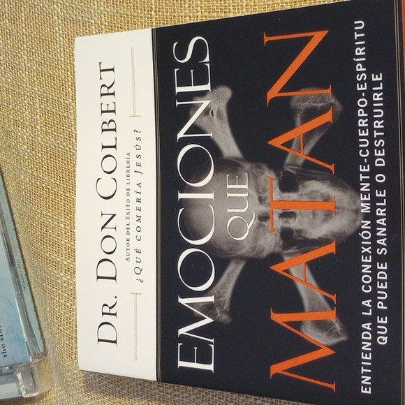 Dr. Don Colbert " Emociones que matan" spanish version book. - Picture 2 of 3